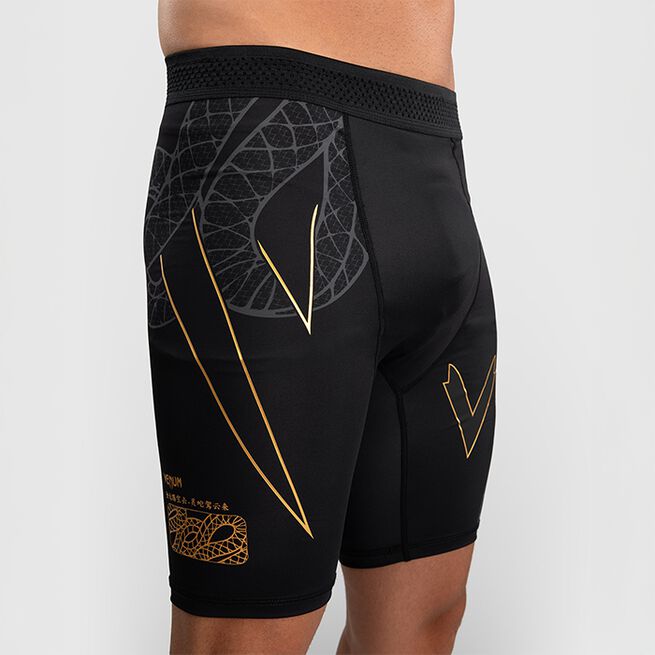Serpenti Vale Tudo-Shortsit Musta Hopea Kulta