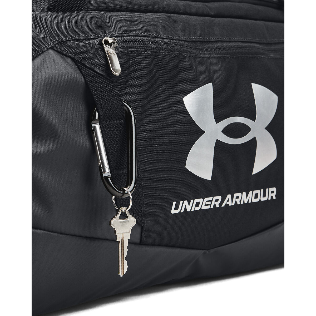 Undeniable 5.0 Duffle SM Duffelbag Musta