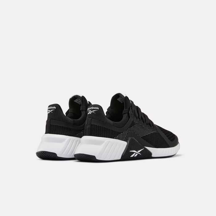 Flip Charge Treenikeng&auml;t Musta