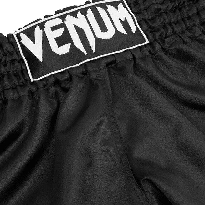 "Classic-Muay Thai -Shortsit, Musta/Valkoinen"