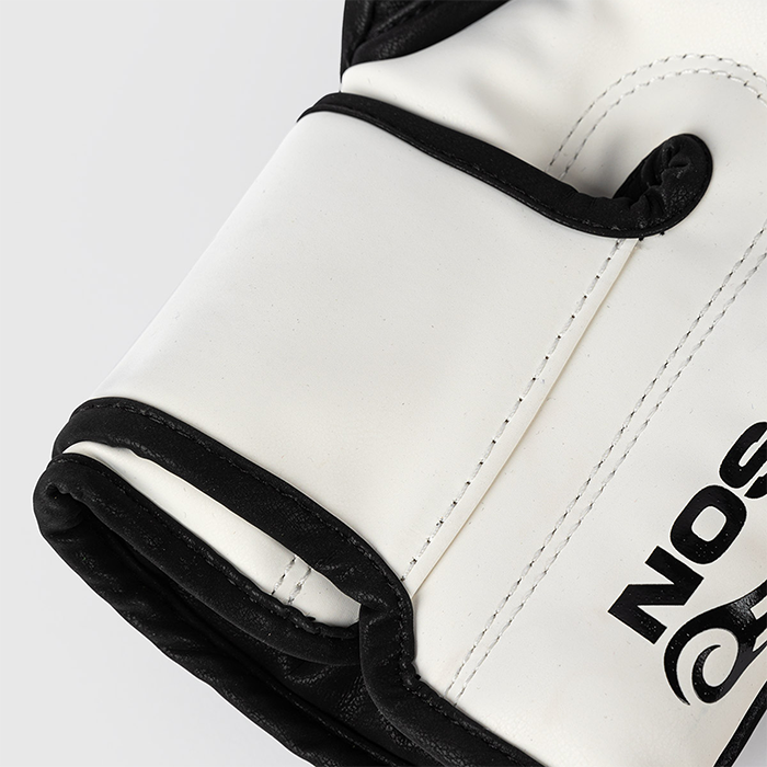 Venum X Mike Tyson Replica Nyrkkeilyhanskat Musta Valkoinen