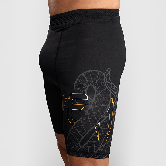 Serpenti Vale Tudo-Shortsit Musta Hopea Kulta