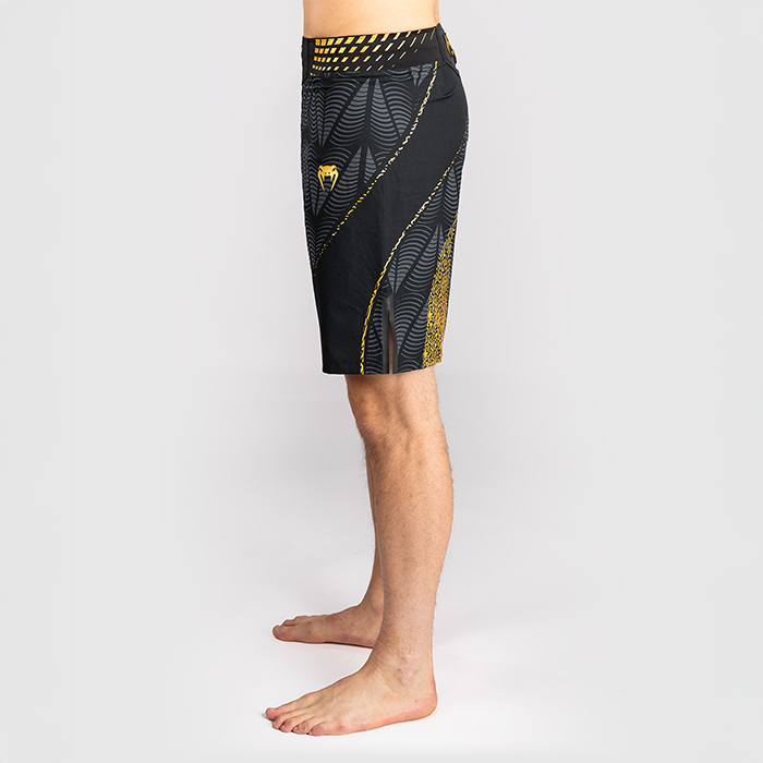 UFC Zenith by Venum Fight Night Fightshortsit Pitk&auml; malli Musta Kulta