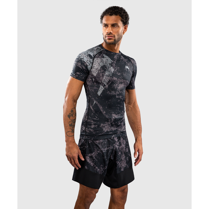 Venum RAGE & WORKOUT lyhythihainen rashguard musta/harmaa