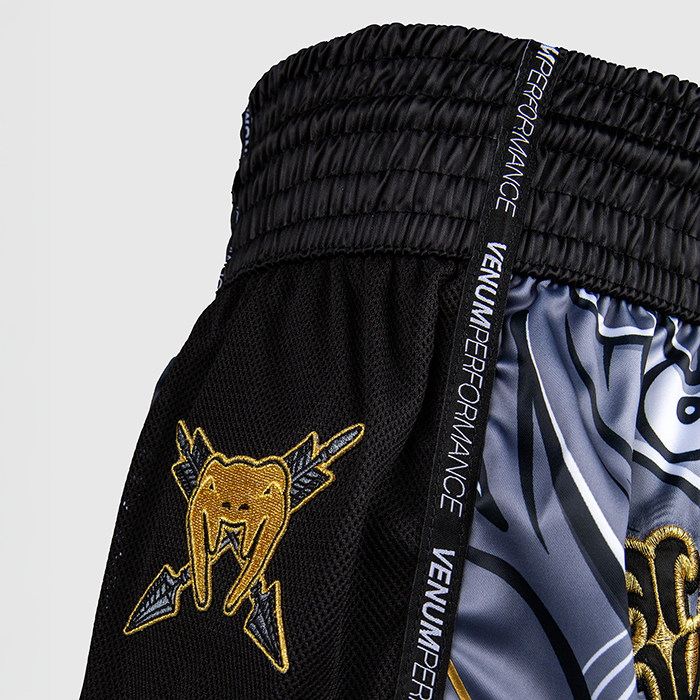 Venum Wolf Atak Muay Thai Shorts Musta Harmaa
