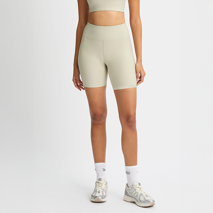 Ribatut Py&ouml;r&auml;ilyshortsit Beige