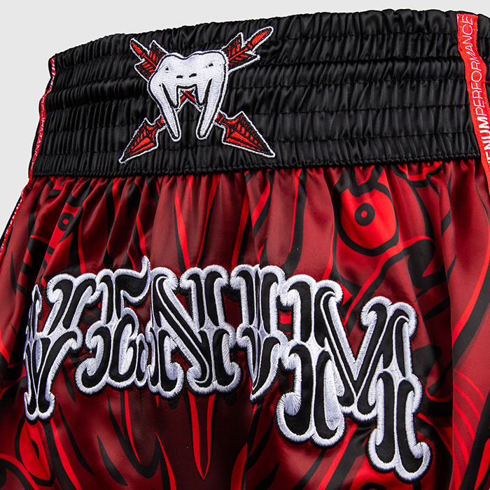 Venum Wolf Atak Muay Thai Shorts Musta Punainen