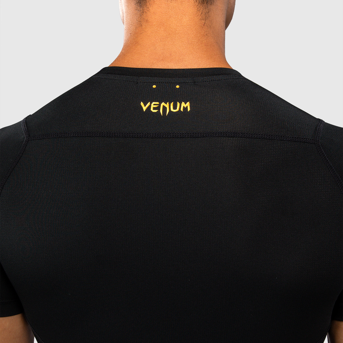Venum G-Core lyhythihainen rashguard musta/kulta