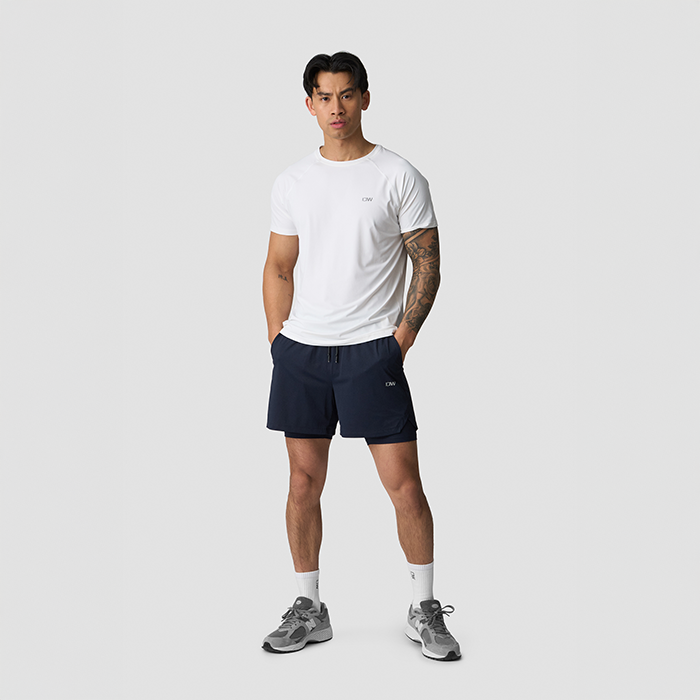 Stride Shortsit Tummansininen