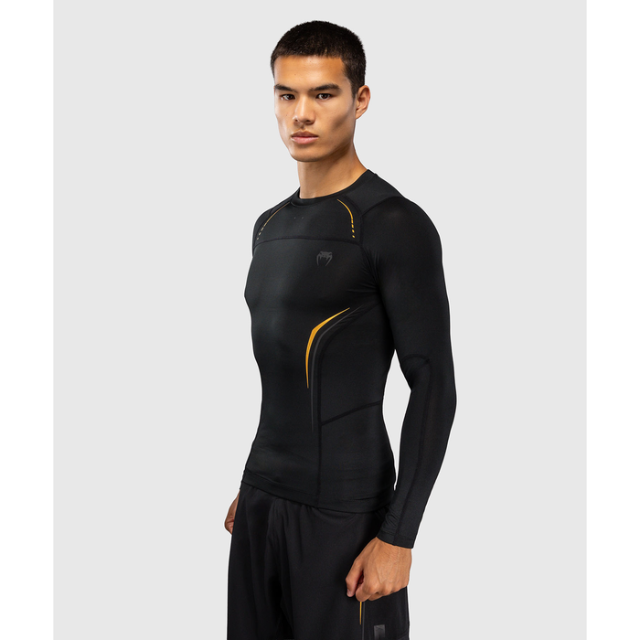 Venum G-Core pitk&auml;hihainen rashguard musta/kulta