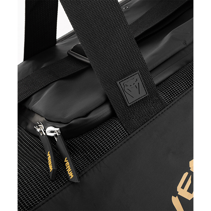 Venum Trainer Lite Evo urheilulaukku, musta/kulta