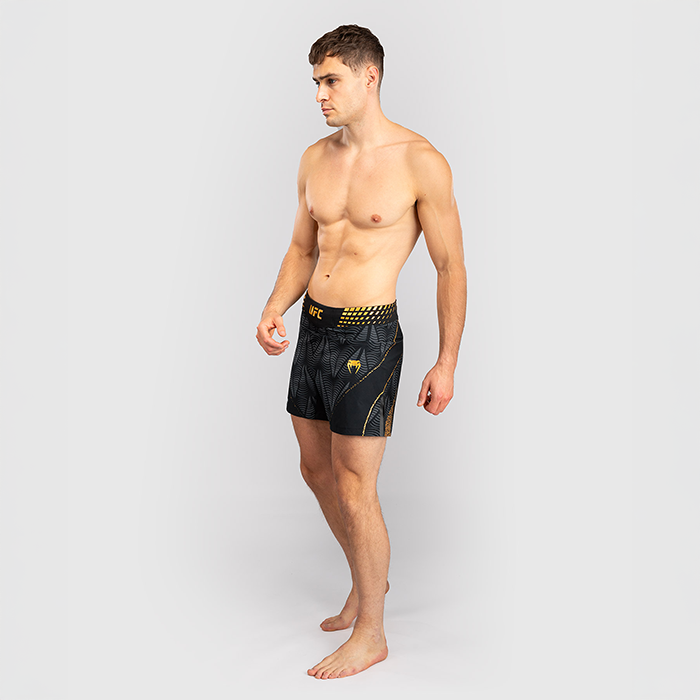 UFC Zenith by Venum Fight Night Fightshortsit Lyhyt malli Musta Kulta