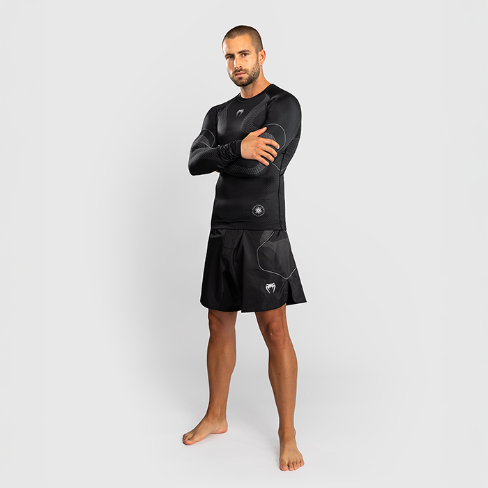 Nexus Rashguard Pitk&auml;hihainen Musta Hopea