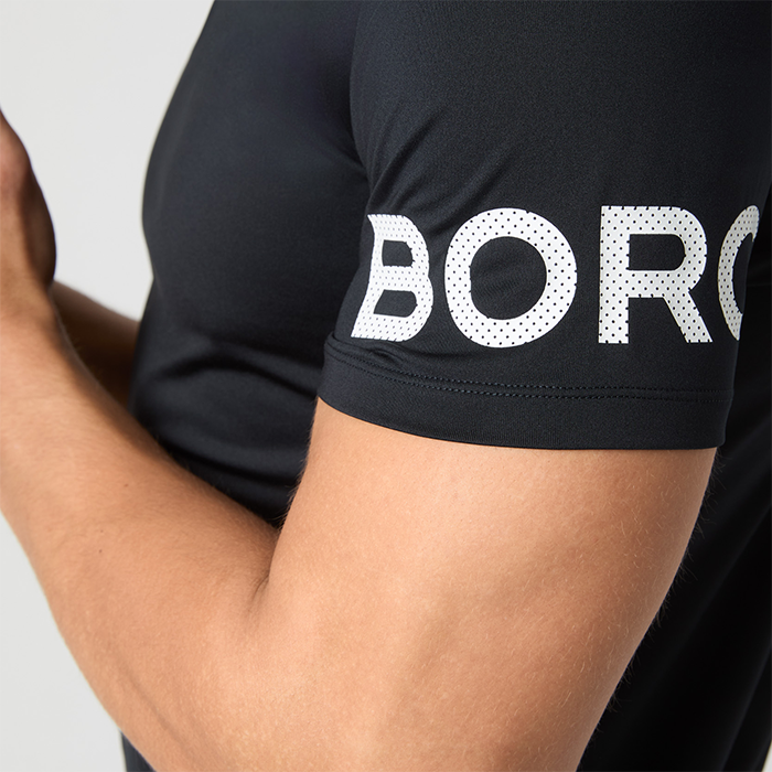 T-shirt Musta