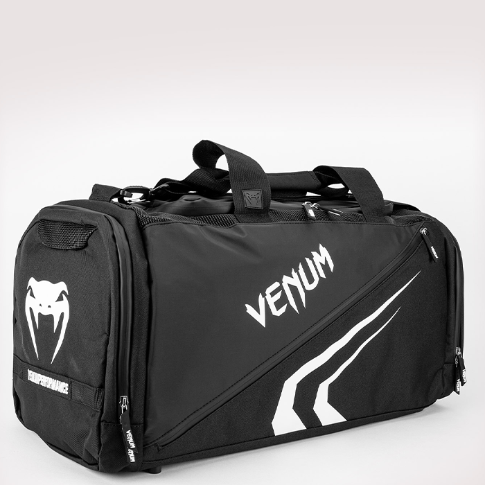 Trainer Lite Evo Urheilulaukku Musta/Valkoinen