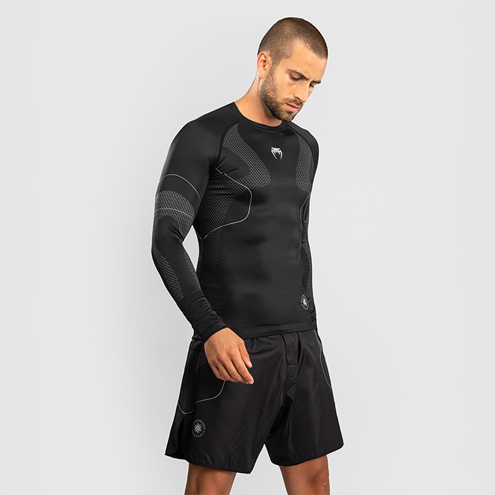 Nexus Rashguard Pitk&auml;hihainen Musta Hopea