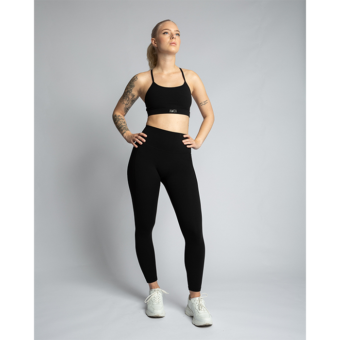 Studio Light Sports Bra, Matte Black