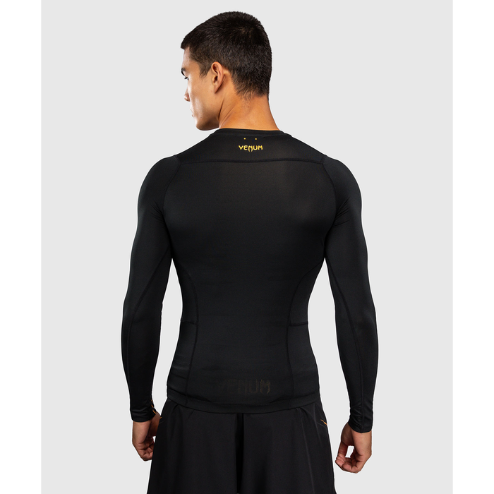 Venum G-Core pitk&auml;hihainen rashguard musta/kulta