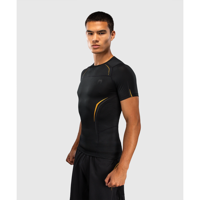 Venum G-Core lyhythihainen rashguard musta/kulta