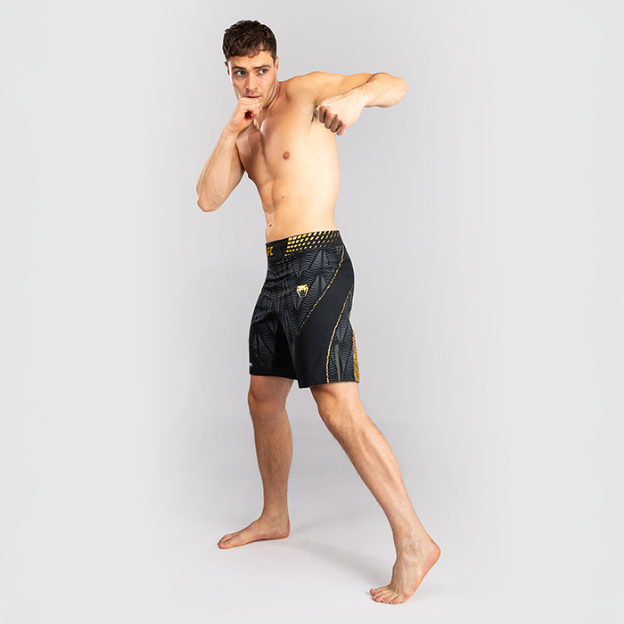 UFC Zenith by Venum Fight Night Fightshortsit Pitk&auml; malli Musta Kulta