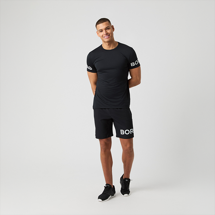 T-shirt Musta