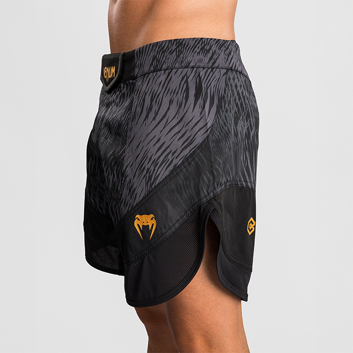 Venum X Chimaev Wild Borz Kamppailushortsit Musta Harmaa