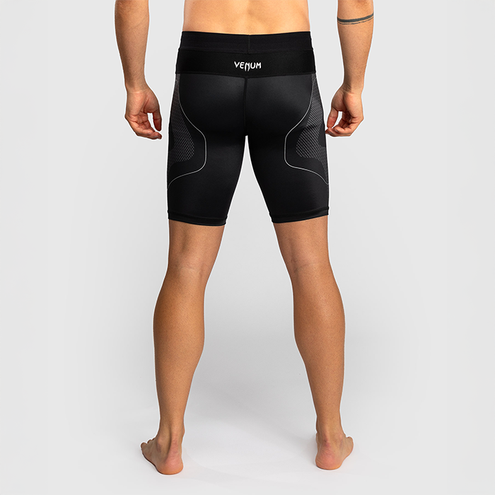 Nexus Vale Tudo-Shortsit Musta Hopea