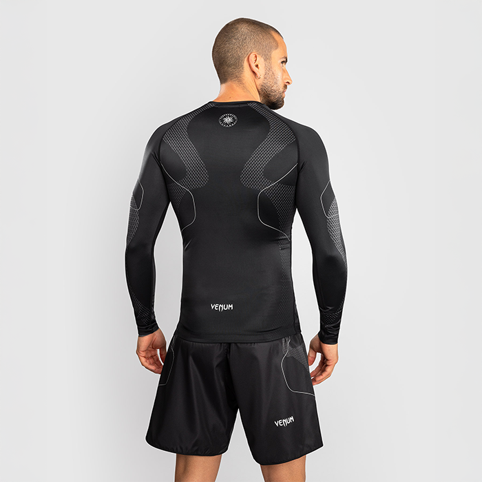 Nexus Rashguard Pitk&auml;hihainen Musta Hopea