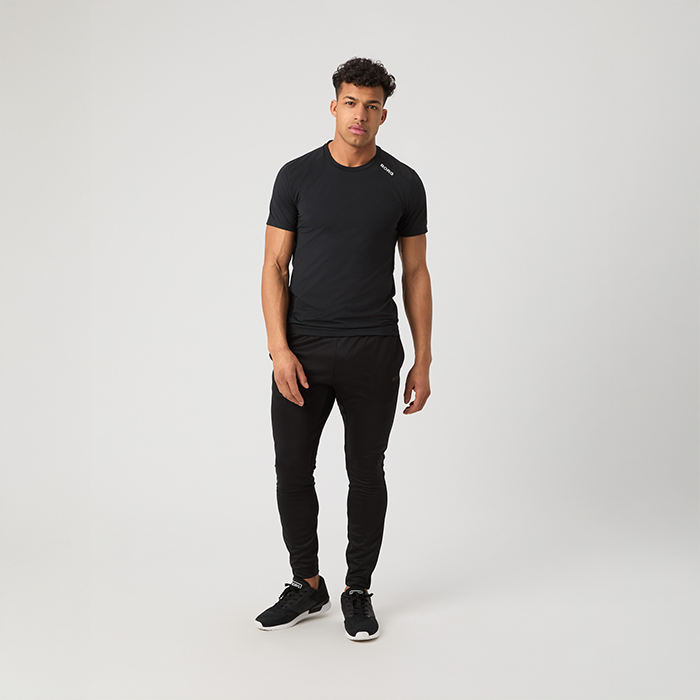 Essential Active Pants Musta