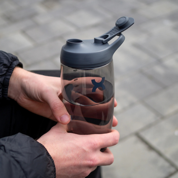 Pursuit Shaker 950 ml Harmaa