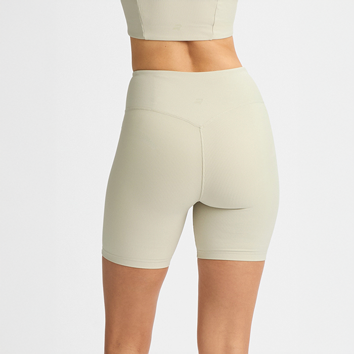 Ribatut Py&ouml;r&auml;ilyshortsit Beige