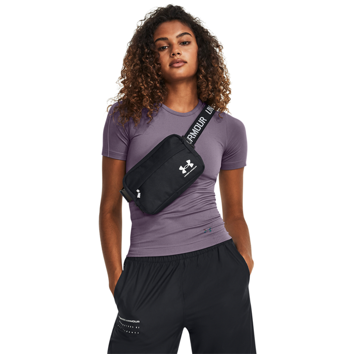 Essential Crossbody‑laukku Musta